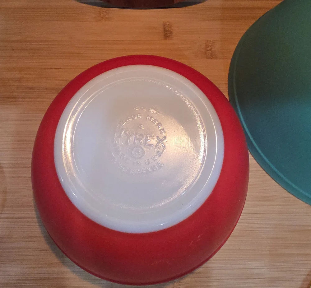 Pyrex, Stackable Mixing Bowls Set - Yellow, Teal, Red, Blue